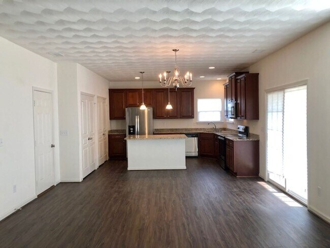 Building Photo - KINGS FORK FARM