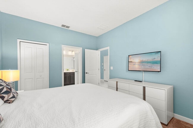 Building Photo - 1521 Flange Dr