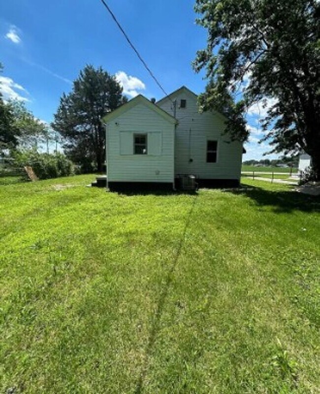 Building Photo - 329 Adele Ave