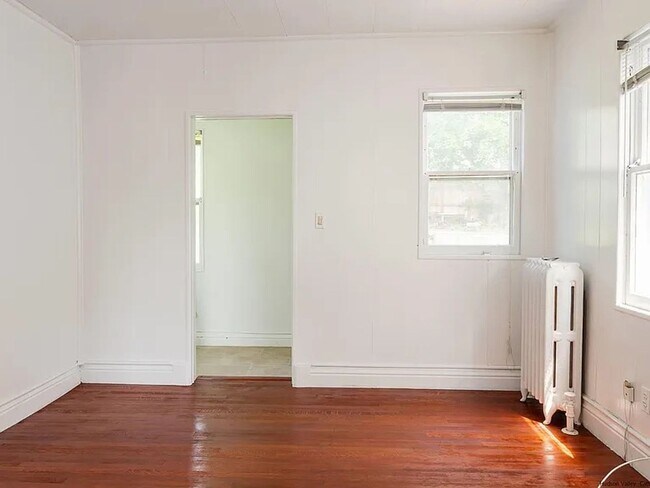 Building Photo - 2 Bedroom Single-Family Home, Newburgh