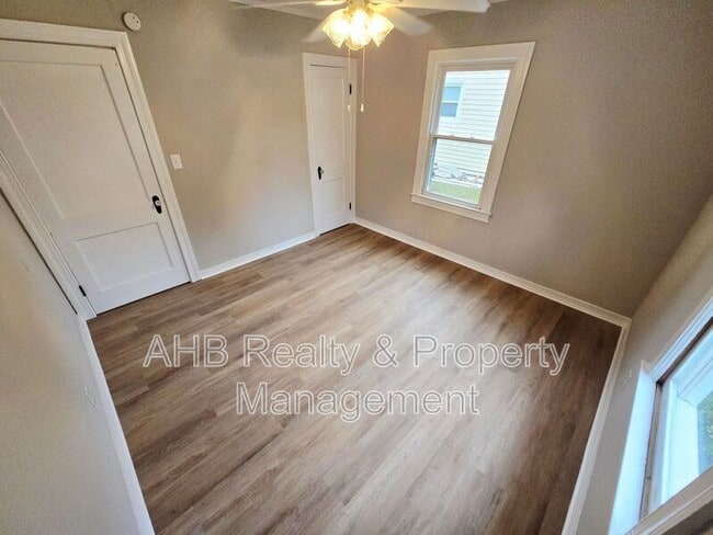 Building Photo - 1214 Franklin St