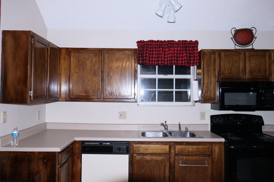 Building Photo - 3924 Calumet Dr