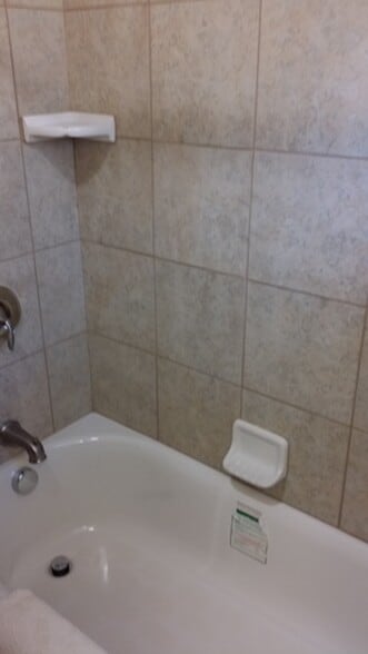 Tiled bathtub - 58 Maple St