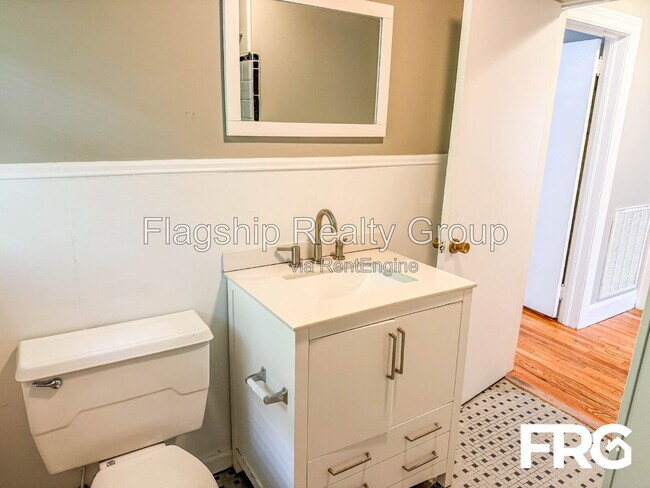 Building Photo - 613 Pittman St