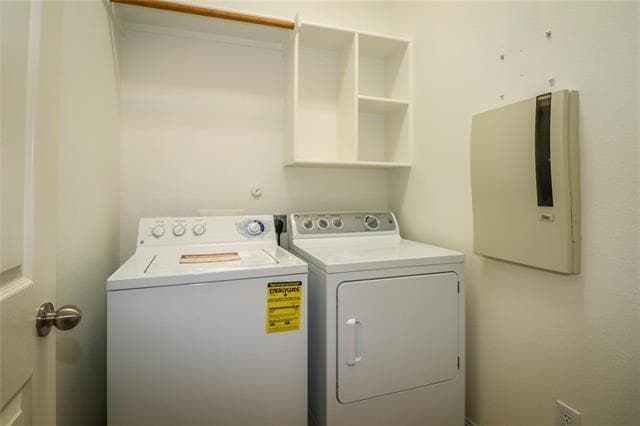 Building Photo - 725 Red Elm Ln