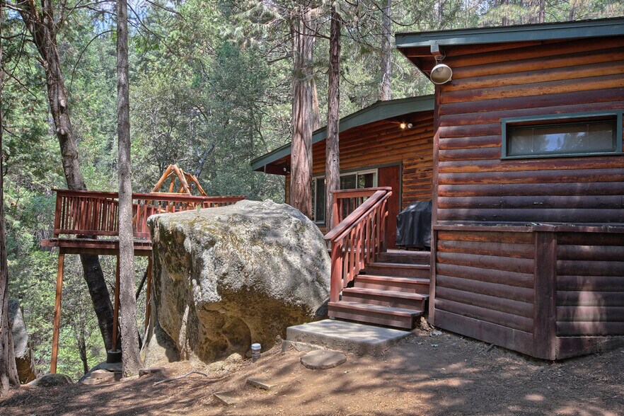 Building Photo - 8154 N Chilnualna Falls Rd