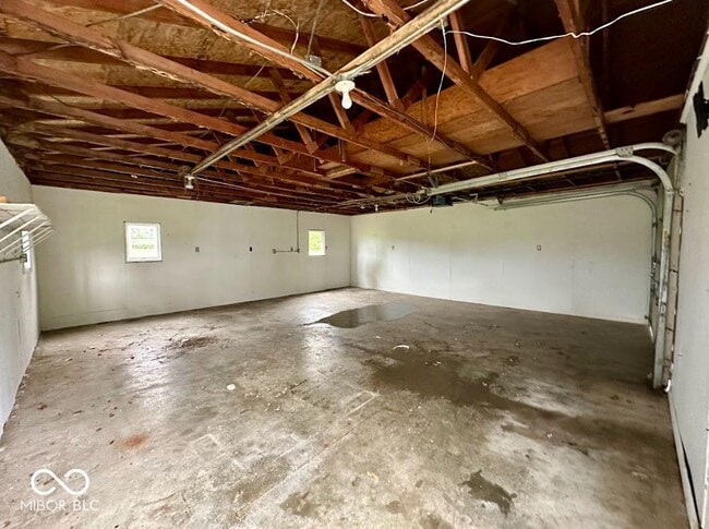Building Photo - 2908 County Rd 1000 S