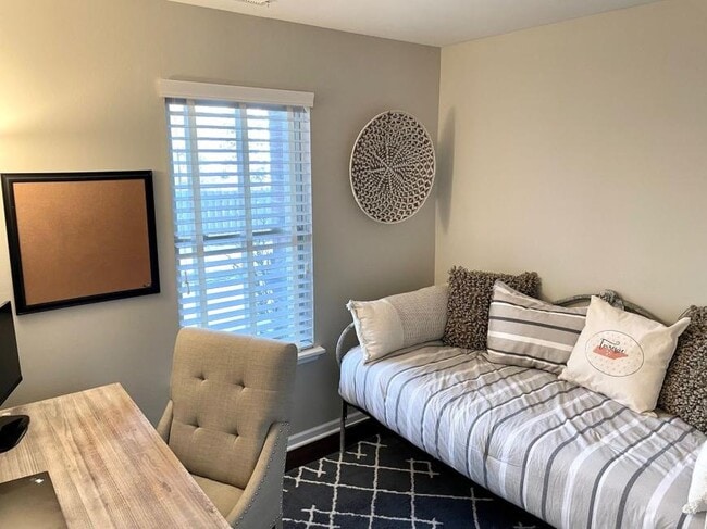Building Photo - 2 bedroom in Bloomingdale IL 60108