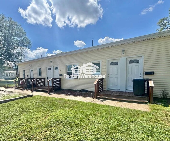 Primary Photo - 510 N 6th Ave E