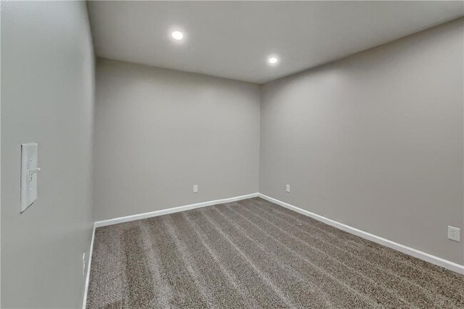 Building Photo - 620 Gregory Manor Dr SW
