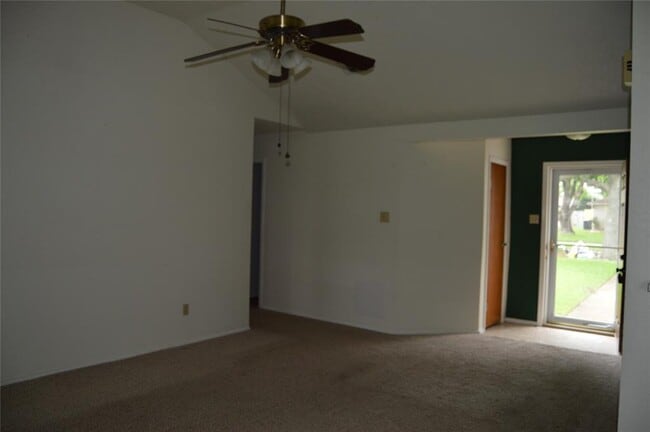 Building Photo - 4929 Meadow Pl Dr