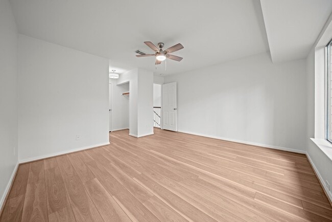 Building Photo - 45 N Lakeridge Cir