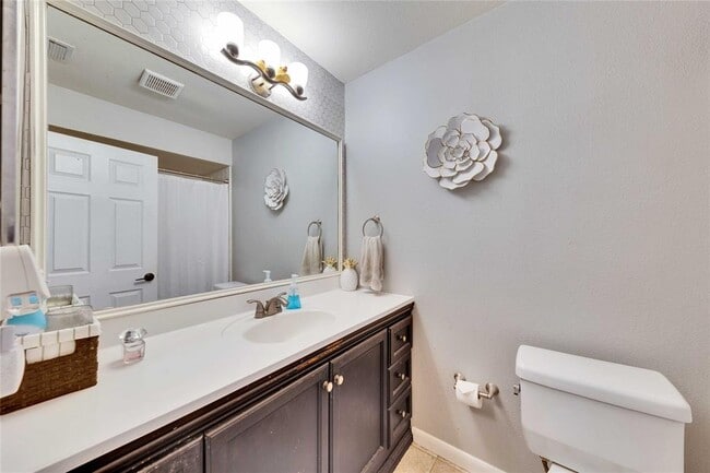 Building Photo - 8213 Briarwood Ln