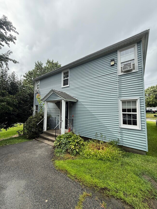 Building Photo - 80 Airlie St