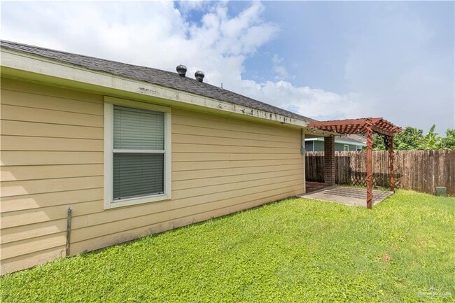 Building Photo - 3625 Prestwick St