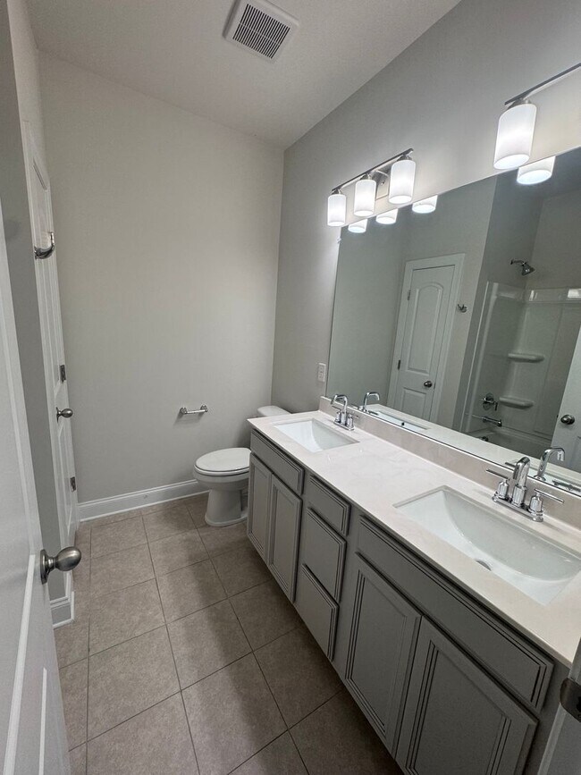 Building Photo - New Home in Lebanon TN