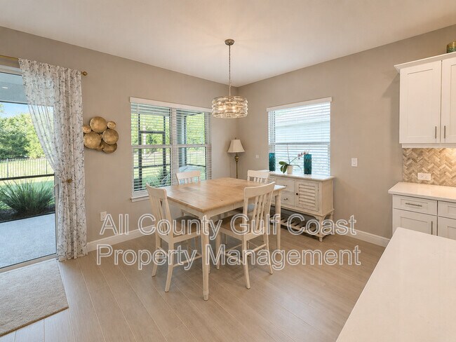 Building Photo - 10194 Canaveral Cir