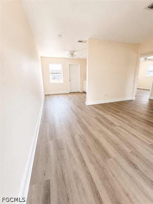 Building Photo - 4014 SE 19th Pl
