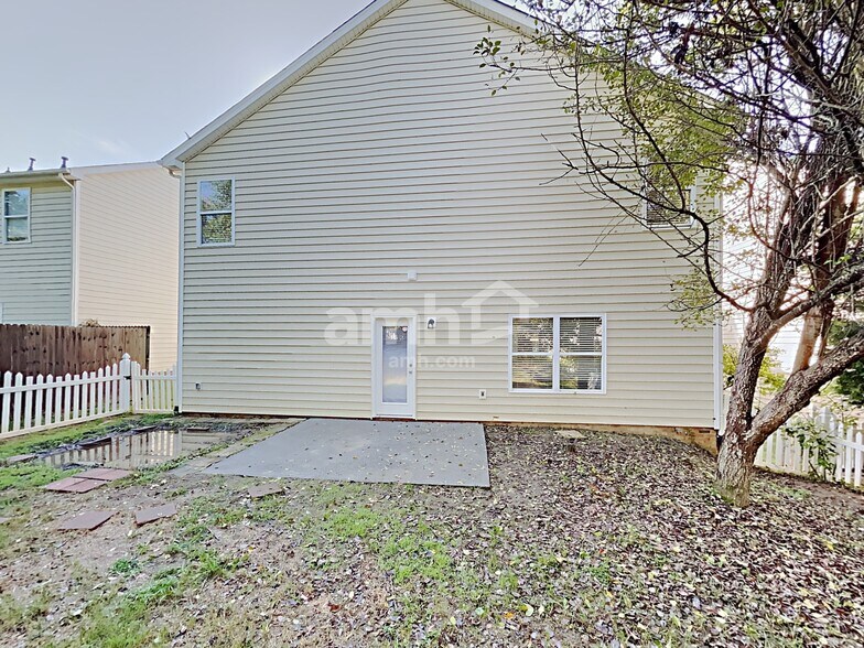 Building Photo - 10916 Slalom Hill Rd
