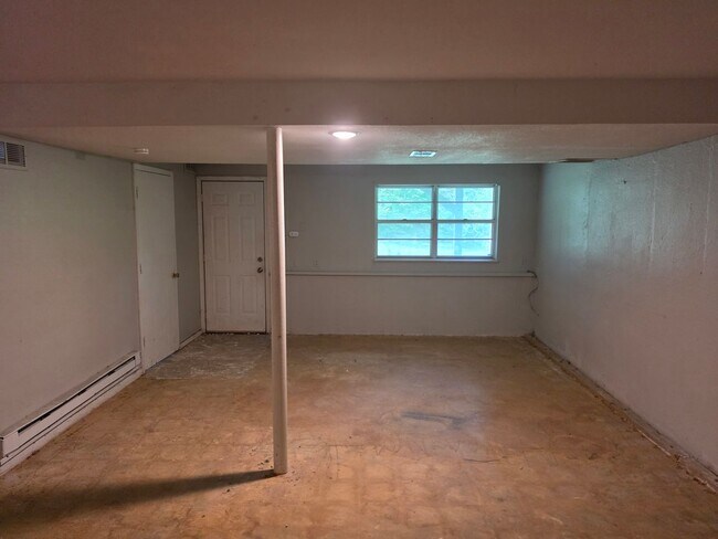 Building Photo - 4209 Defoe Dr