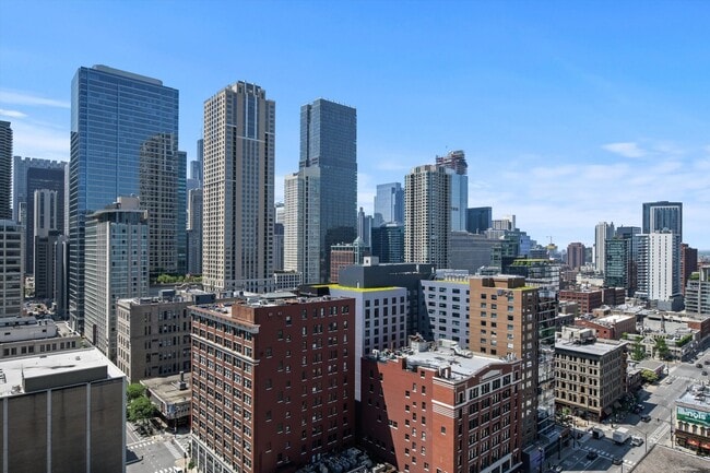 Building Photo - 545 N Dearborn St