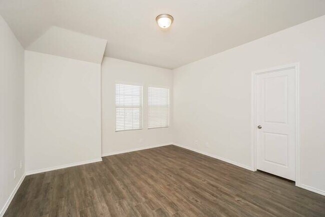 Building Photo - 3711 Somers Crest