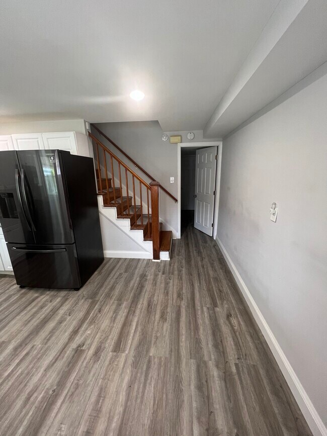 Building Photo - 4707 Chatford Ave