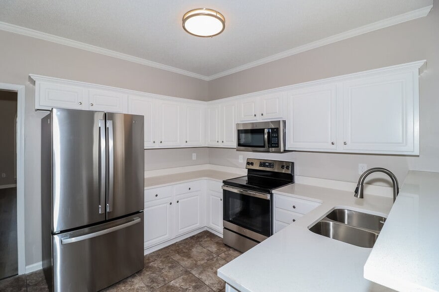 Building Photo - 607 E Ashley Glen Cir