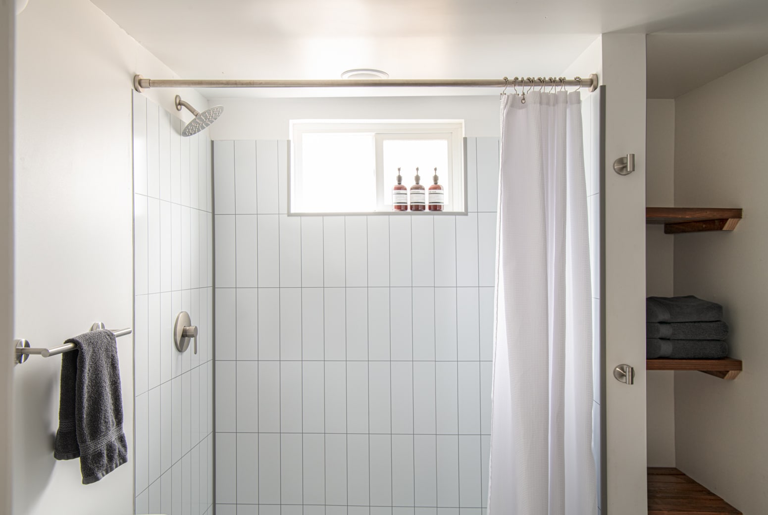 Bathroom - Walk-in Shower - 333 N 400 W