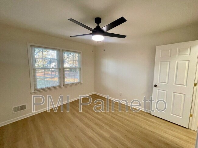 Building Photo - 2816 Wales Rd