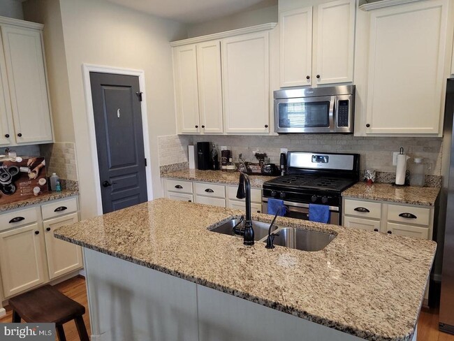 Building Photo - 43700 Tansy Way