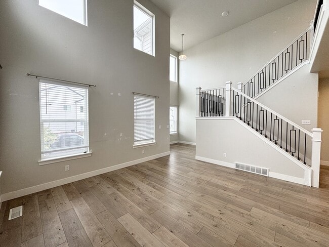 Building Photo - 3742 Canyon Falls Dr