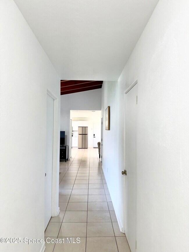 Building Photo - 400 Espanola Way