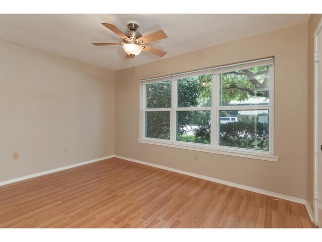 Building Photo - 12320 Scribe Dr