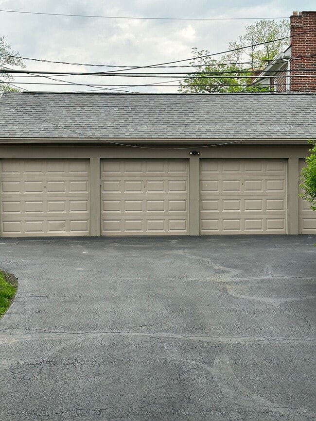 Garage - 2229 Coventry Rd