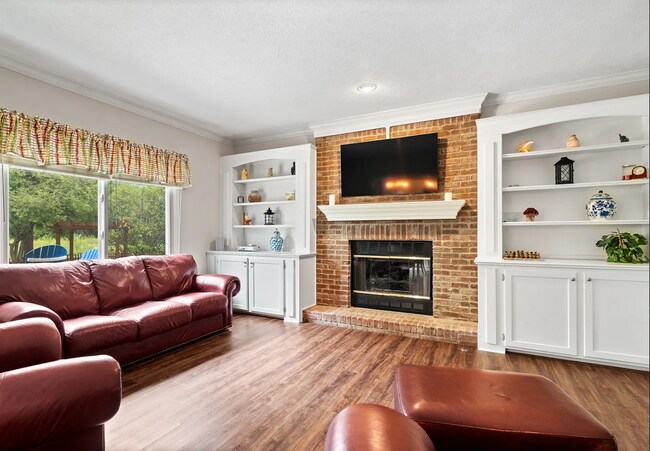 Building Photo - Beautiful Brick 4 Bed 3 Bath Home in Carmel Available Now!
