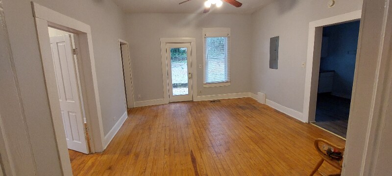 Primary Photo - 270 Archer St