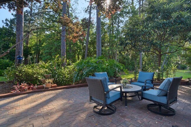 Building Photo - Bluewater Bay Townhome - 6 month lease Only