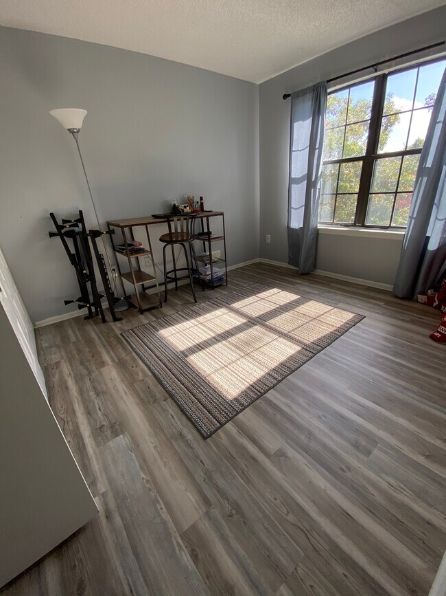 Building Photo - 109 Sussex Pl