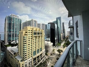 Building Photo - 1060 Brickell Ave