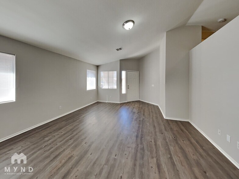 Building Photo - 2858 Mt Hope Dr