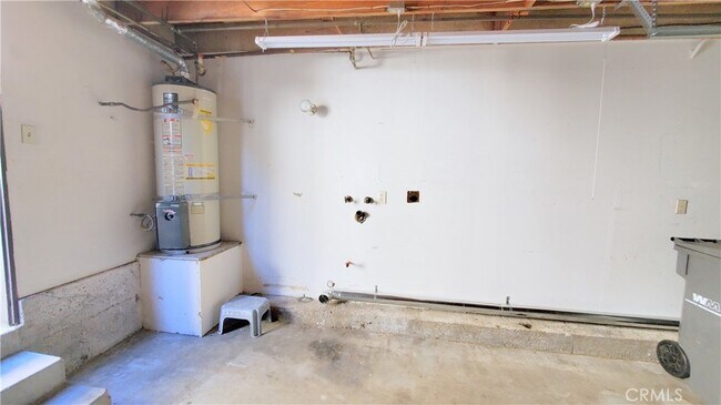 Building Photo - 719 Briarwood Ln
