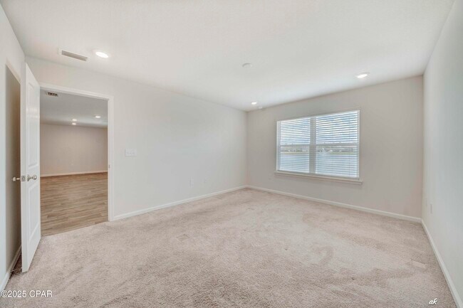 Building Photo - 335 Highbrook Rd