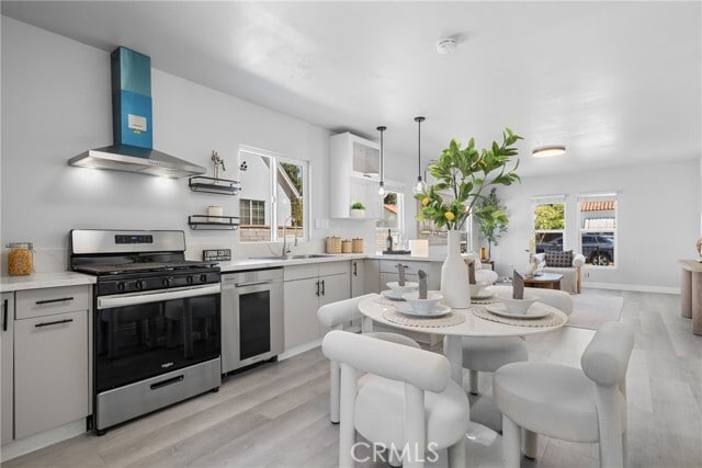 Building Photo - 2461 St Pierre Ave