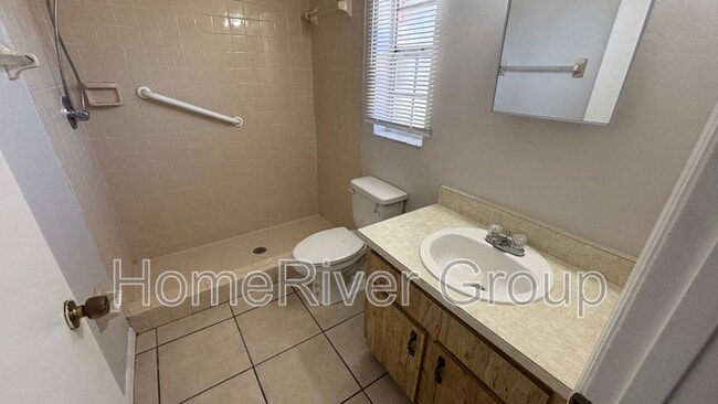Building Photo - 3201 Bloomingdale Villas Ct