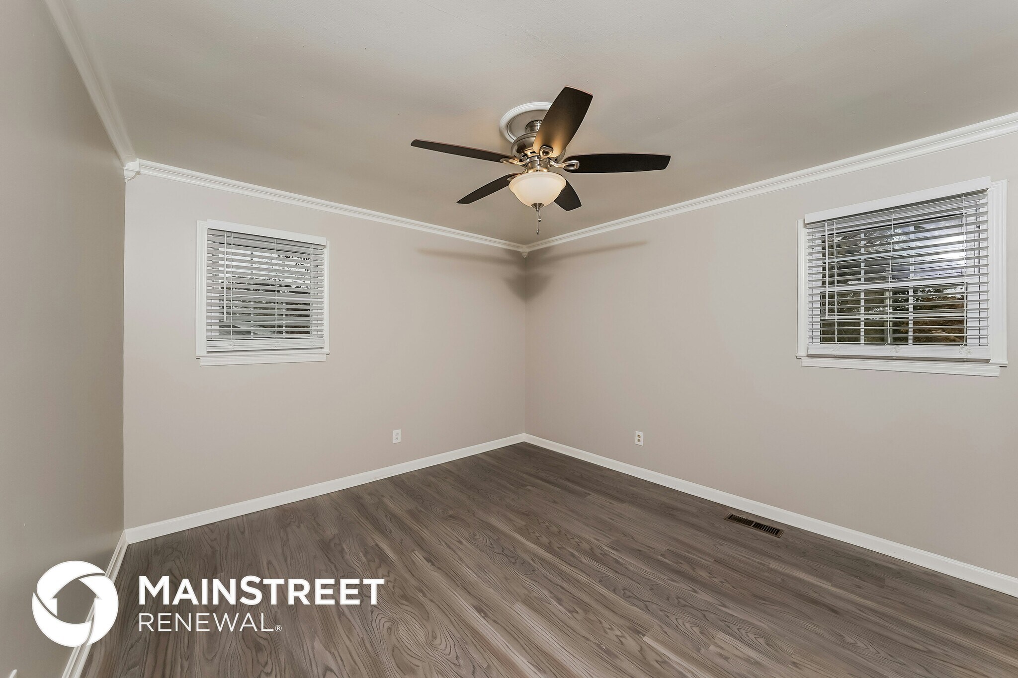 Building Photo - 1516 Highland Dr