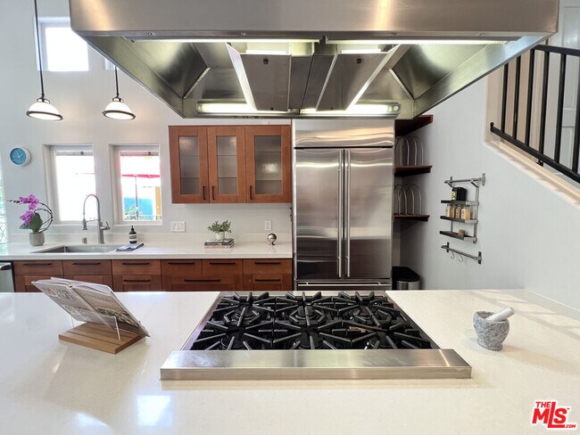 Building Photo - 390 N Baldwin Ave