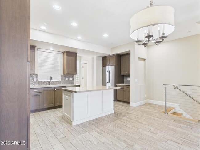 Building Photo - 4816 N Woodmere Fairway