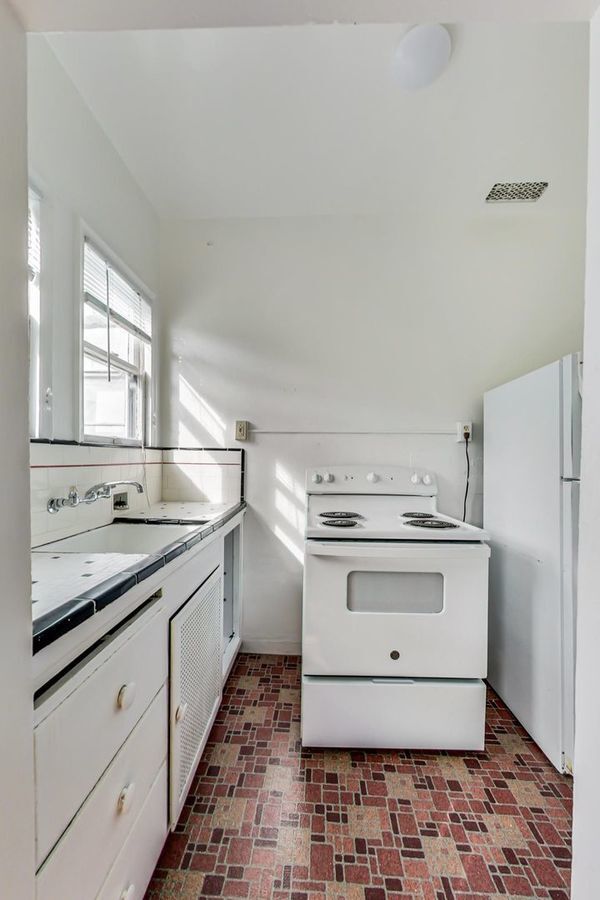 Building Photo - 2338 Channing Way