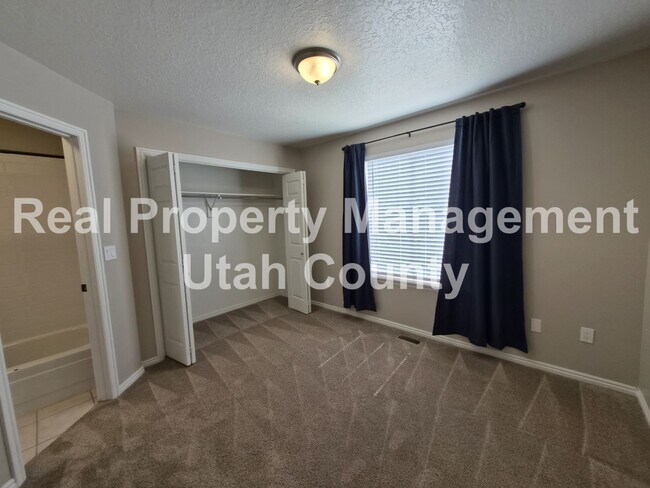 Building Photo - Qualify With 2.5x Rent in Income. Plus Hal...